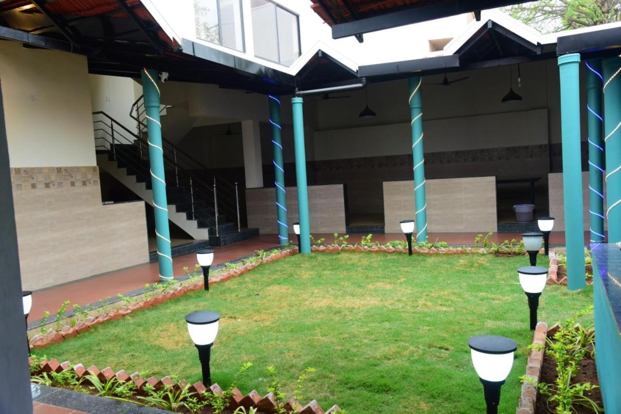 M G Residency Otel Chikmagalūr Dış mekan fotoğraf