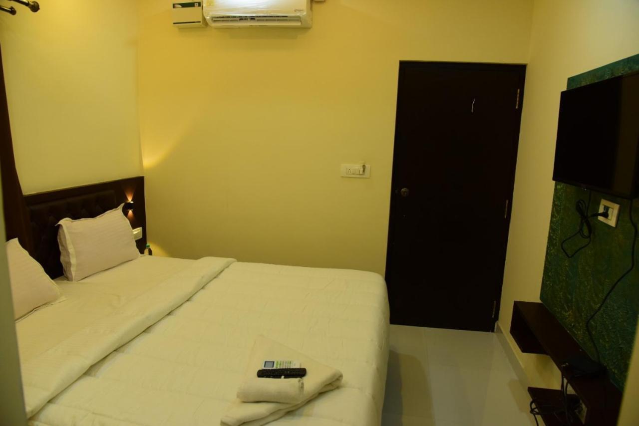 M G Residency Otel Chikmagalūr Dış mekan fotoğraf